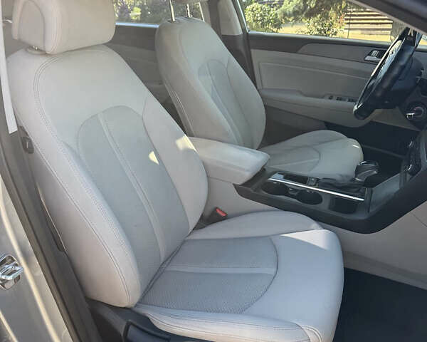 Хендай Соната 2014 у Одесі на Automoto.ua Сірий Хендай Соната, об'ємом двигуна 2.4 л та пробігом 159 тис. км за 9500 $, фото 8 на Automoto.ua