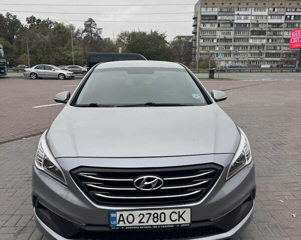 Хендай Соната 2015 в Киеве на Automoto.ua Серый Хендай Соната, объемом двигателя 2.36 л и пробегом 160 тыс. км за 10000 $, фото 1 на Automoto.ua