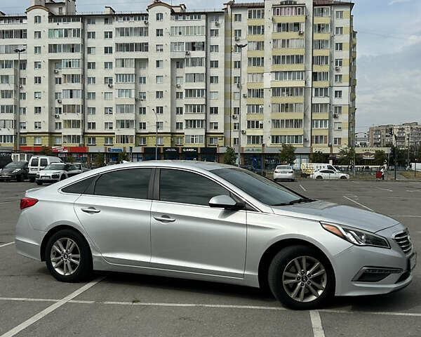 Сірий Хендай Соната, об'ємом двигуна 2.36 л та пробігом 170 тис. км за 9999 $, фото 6 на Automoto.ua