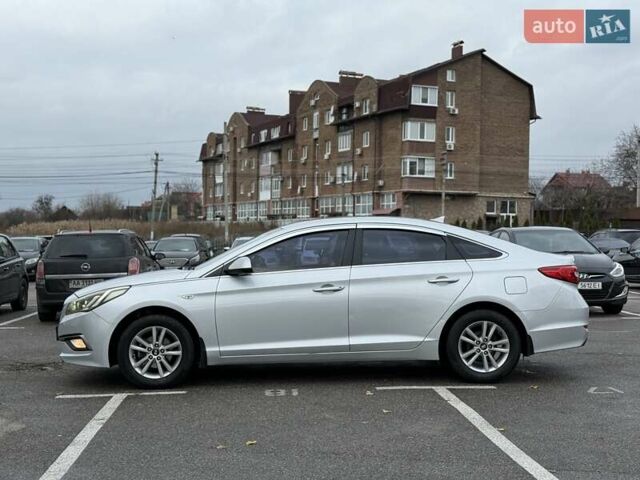 Сірий Хендай Соната, об'ємом двигуна 2 л та пробігом 275 тис. км за 8400 $, фото 15 на Automoto.ua