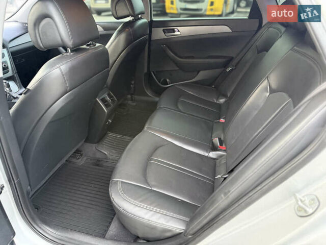 Серый Хендай Соната, объемом двигателя 2 л и пробегом 320 тыс. км за 7999 $, фото 11 на Automoto.ua
