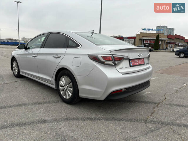 Хендай Соната 2015 в Харькове на Automoto.ua Серый Хендай Соната, объемом двигателя 2 л и пробегом 114 тыс. км за 14200 $, фото 6 на Automoto.ua