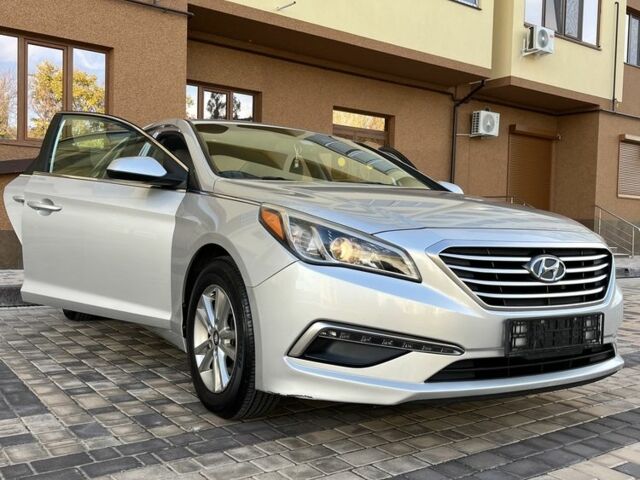 Сірий Хендай Соната, об'ємом двигуна 2.4 л та пробігом 130 тис. км за 10200 $, фото 1 на Automoto.ua