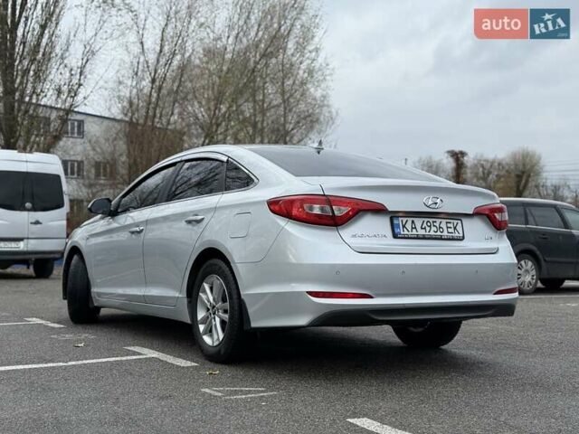 Сірий Хендай Соната, об'ємом двигуна 2 л та пробігом 275 тис. км за 8400 $, фото 5 на Automoto.ua