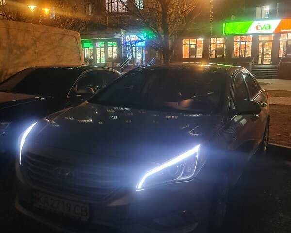 Серый Хендай Соната, объемом двигателя 2 л и пробегом 353 тыс. км за 8900 $, фото 21 на Automoto.ua