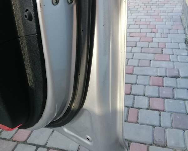 Сірий Хендай Соната, об'ємом двигуна 2 л та пробігом 335 тис. км за 9200 $, фото 6 на Automoto.ua