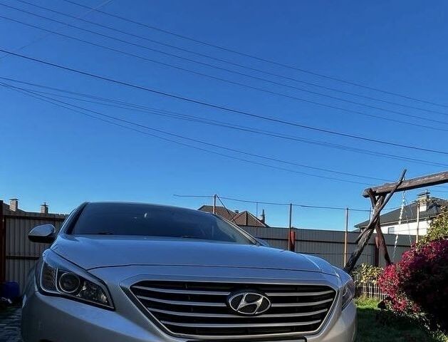 Серый Хендай Соната, объемом двигателя 2 л и пробегом 670 тыс. км за 7500 $, фото 1 на Automoto.ua