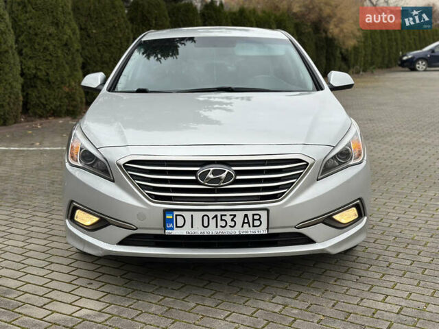 Серый Хендай Соната, объемом двигателя 2 л и пробегом 264 тыс. км за 7999 $, фото 1 на Automoto.ua