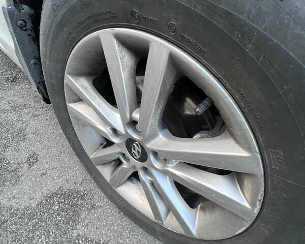 Хендай Соната 2015 в Киеве на Automoto.ua Серый Хендай Соната, объемом двигателя 2 л и пробегом 498 тыс. км за 8600 $, фото 15 на Automoto.ua