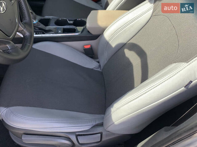 Серый Хендай Соната, объемом двигателя 2.36 л и пробегом 40 тыс. км за 11800 $, фото 18 на Automoto.ua