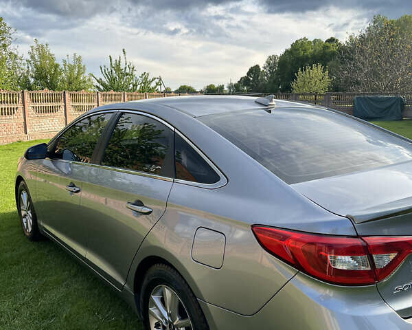 Серый Хендай Соната, объемом двигателя 2.36 л и пробегом 174 тыс. км за 10600 $, фото 12 на Automoto.ua