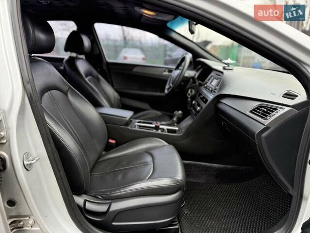 Сірий Хендай Соната, об'ємом двигуна 2 л та пробігом 275 тис. км за 8400 $, фото 22 на Automoto.ua