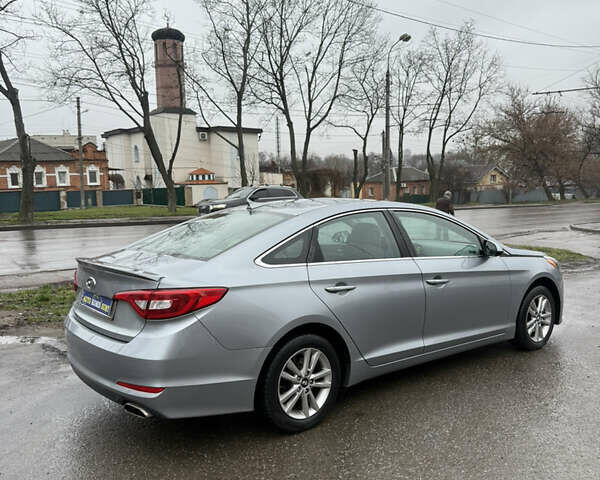 Сірий Хендай Соната, об'ємом двигуна 2.36 л та пробігом 160 тис. км за 9500 $, фото 1 на Automoto.ua