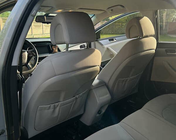 Серый Хендай Соната, объемом двигателя 2.36 л и пробегом 174 тыс. км за 10600 $, фото 27 на Automoto.ua