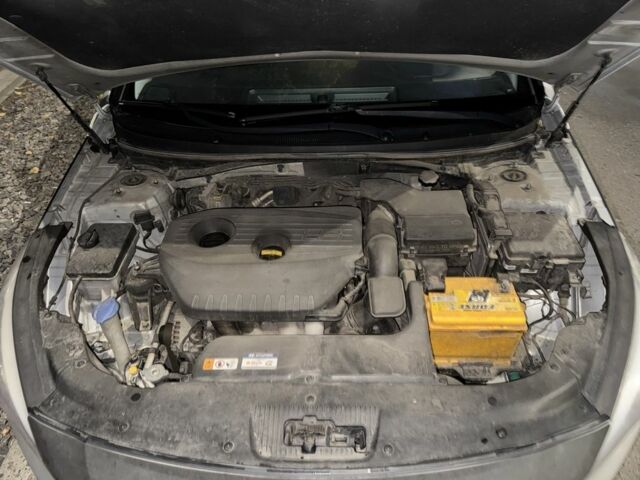 Сірий Хендай Соната, об'ємом двигуна 2 л та пробігом 199 тис. км за 9000 $, фото 9 на Automoto.ua