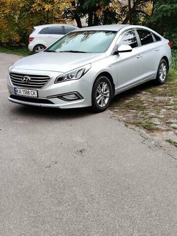 Сірий Хендай Соната, об'ємом двигуна 2 л та пробігом 186 тис. км за 10500 $, фото 9 на Automoto.ua