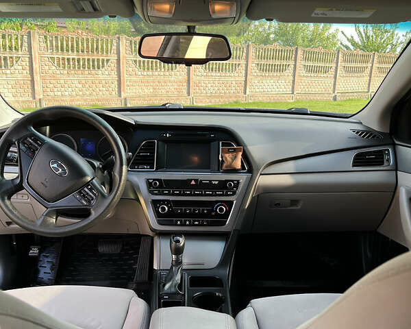 Серый Хендай Соната, объемом двигателя 2.36 л и пробегом 174 тыс. км за 10600 $, фото 19 на Automoto.ua