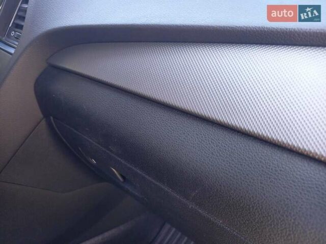 Сірий Хендай Соната, об'ємом двигуна 2 л та пробігом 231 тис. км за 8900 $, фото 17 на Automoto.ua