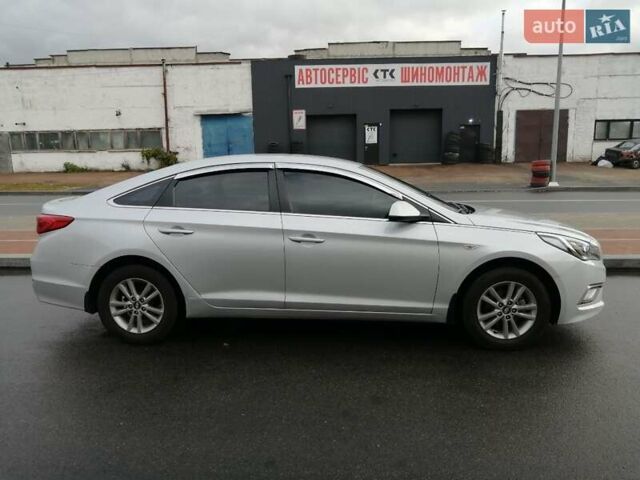Хендай Соната 2015 в Чернигове на Automoto.ua Серый Хендай Соната, объемом двигателя 2 л и пробегом 253 тыс. км за 10000 $, фото 2 на Automoto.ua