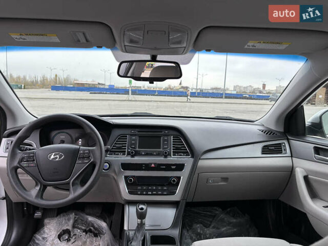 Хендай Соната 2015 в Харькове на Automoto.ua Серый Хендай Соната, объемом двигателя 2 л и пробегом 114 тыс. км за 14200 $, фото 19 на Automoto.ua