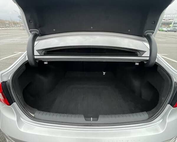 Сірий Хендай Соната, об'ємом двигуна 2.36 л та пробігом 148 тис. км за 8900 $, фото 10 на Automoto.ua