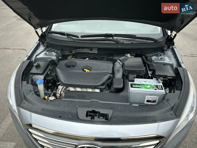 Сірий Хендай Соната, об'ємом двигуна 2 л та пробігом 174 тис. км за 11700 $, фото 10 на Automoto.ua