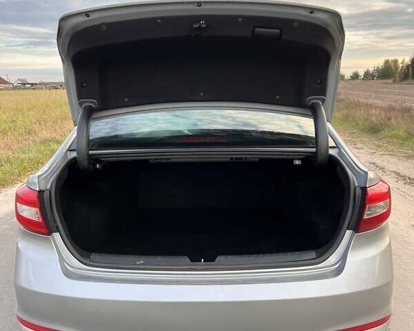 Сірий Хендай Соната, об'ємом двигуна 2.4 л та пробігом 184 тис. км за 10700 $, фото 34 на Automoto.ua