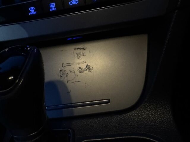 Сірий Хендай Соната, об'ємом двигуна 2 л та пробігом 199 тис. км за 9000 $, фото 13 на Automoto.ua