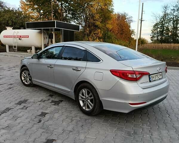 Хендай Соната 2015 в Крыжополе на Automoto.ua Серый Хендай Соната, объемом двигателя 2 л и пробегом 225 тыс. км за 8800 $, фото 4 на Automoto.ua