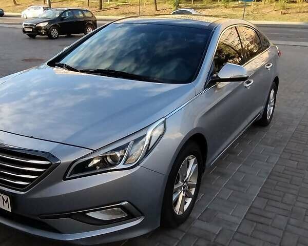 Серый Хендай Соната, объемом двигателя 2 л и пробегом 241 тыс. км за 12000 $, фото 8 на Automoto.ua