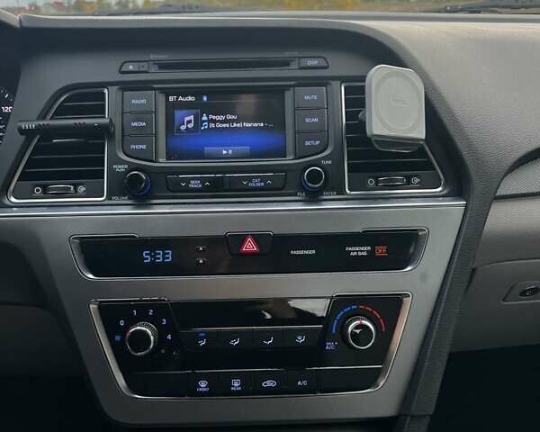 Сірий Хендай Соната, об'ємом двигуна 2.4 л та пробігом 184 тис. км за 10700 $, фото 50 на Automoto.ua