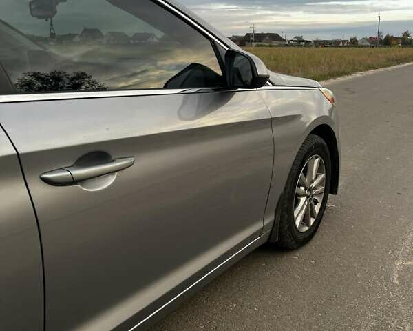 Сірий Хендай Соната, об'ємом двигуна 2.4 л та пробігом 184 тис. км за 10700 $, фото 13 на Automoto.ua