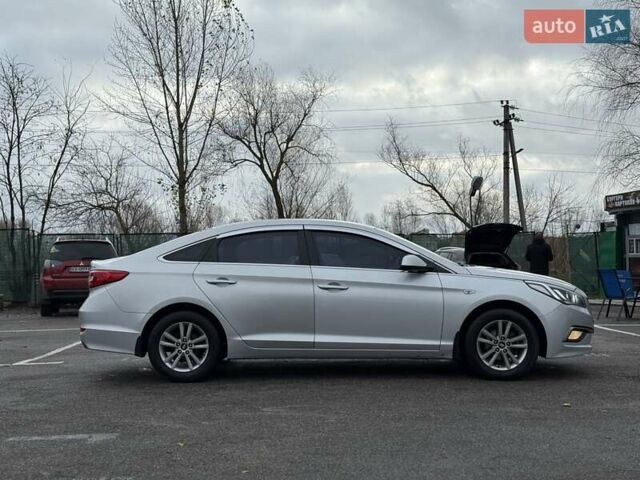 Сірий Хендай Соната, об'ємом двигуна 2 л та пробігом 275 тис. км за 8400 $, фото 10 на Automoto.ua