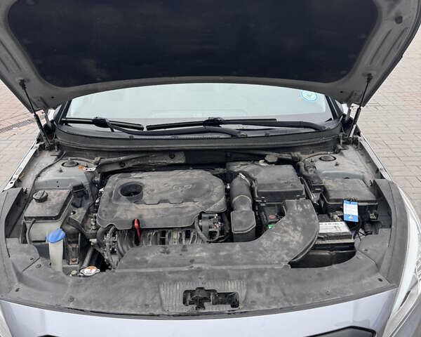 Хендай Соната 2015 в Киеве на Automoto.ua Серый Хендай Соната, объемом двигателя 2.36 л и пробегом 160 тыс. км за 10000 $, фото 24 на Automoto.ua