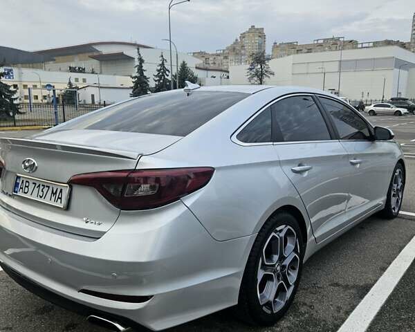 Сірий Хендай Соната, об'ємом двигуна 2.36 л та пробігом 220 тис. км за 8999 $, фото 18 на Automoto.ua