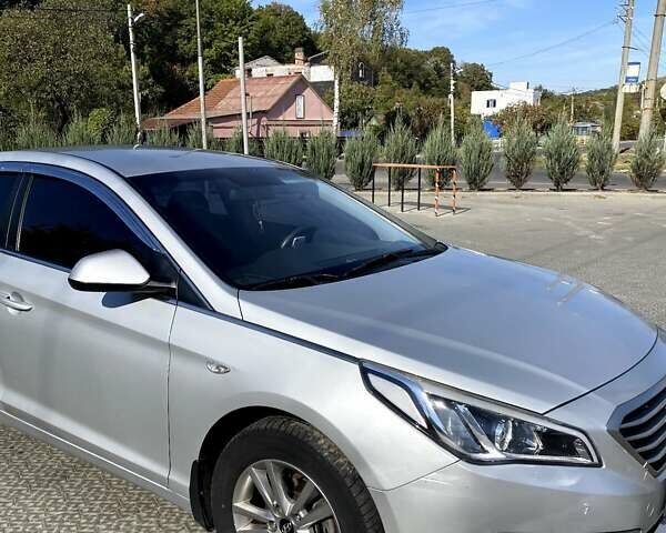 Сірий Хендай Соната, об'ємом двигуна 2 л та пробігом 335 тис. км за 9200 $, фото 27 на Automoto.ua