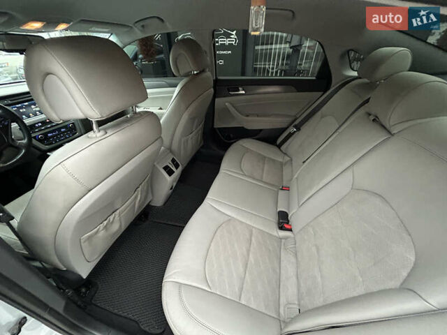 Серый Хендай Соната, объемом двигателя 2.36 л и пробегом 110 тыс. км за 9999 $, фото 24 на Automoto.ua