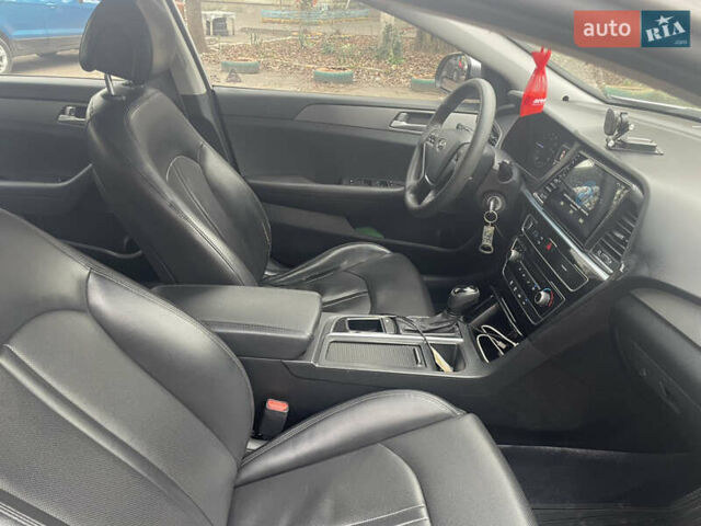 Сірий Хендай Соната, об'ємом двигуна 2 л та пробігом 276 тис. км за 9300 $, фото 7 на Automoto.ua