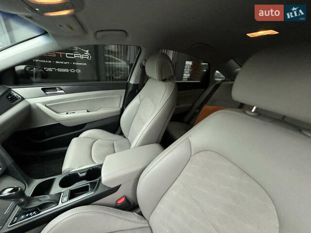 Серый Хендай Соната, объемом двигателя 2.36 л и пробегом 110 тыс. км за 9999 $, фото 20 на Automoto.ua