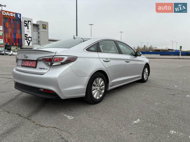 Хендай Соната 2015 в Харькове на Automoto.ua Серый Хендай Соната, объемом двигателя 2 л и пробегом 114 тыс. км за 14200 $, фото 4 на Automoto.ua