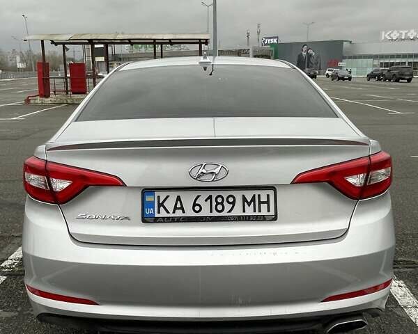 Сірий Хендай Соната, об'ємом двигуна 2.36 л та пробігом 148 тис. км за 8900 $, фото 9 на Automoto.ua