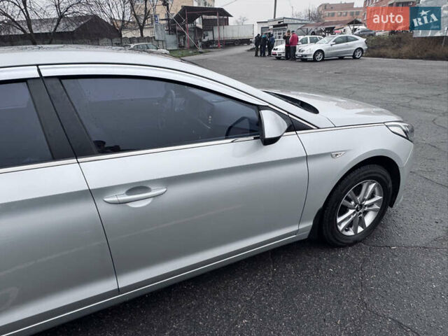 Сірий Хендай Соната, об'ємом двигуна 2 л та пробігом 169 тис. км за 11300 $, фото 14 на Automoto.ua