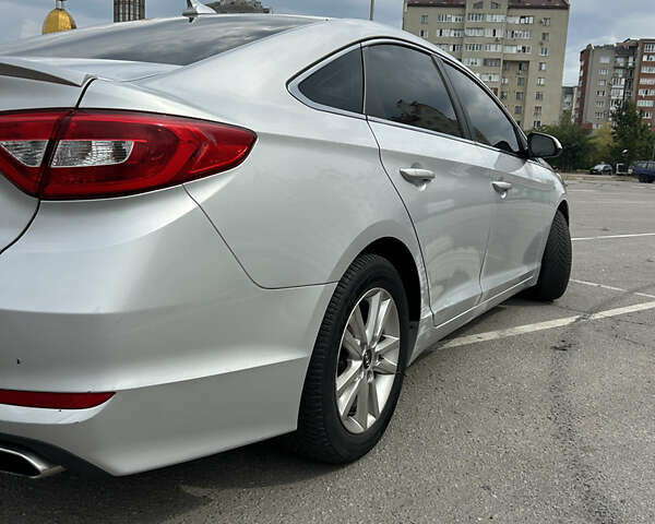 Сірий Хендай Соната, об'ємом двигуна 2.36 л та пробігом 170 тис. км за 9999 $, фото 14 на Automoto.ua