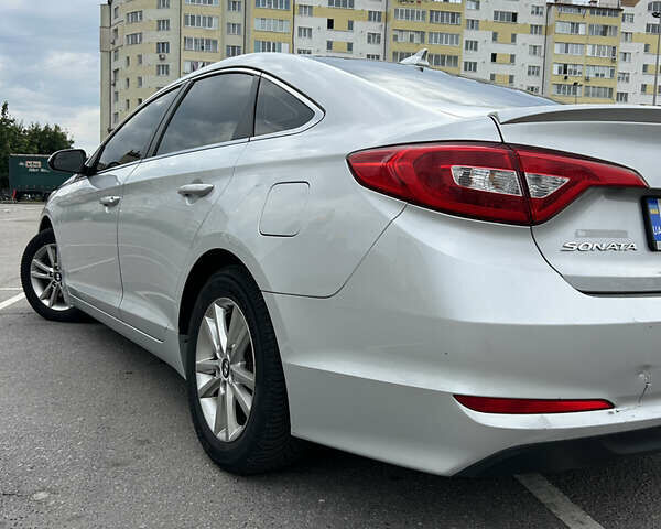 Сірий Хендай Соната, об'ємом двигуна 2.36 л та пробігом 170 тис. км за 9999 $, фото 13 на Automoto.ua