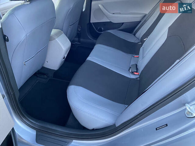 Серый Хендай Соната, объемом двигателя 2.36 л и пробегом 40 тыс. км за 10700 $, фото 35 на Automoto.ua