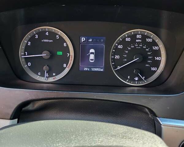 Серый Хендай Соната, объемом двигателя 2.36 л и пробегом 210 тыс. км за 11000 $, фото 9 на Automoto.ua