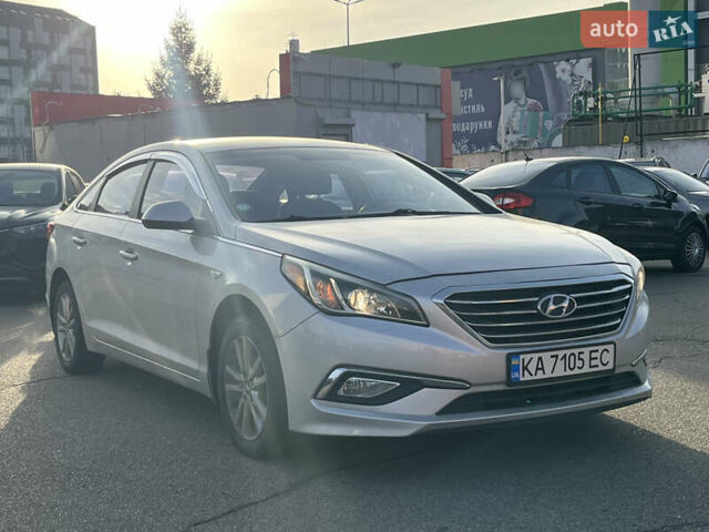 Серый Хендай Соната, объемом двигателя 2 л и пробегом 266 тыс. км за 9750 $, фото 1 на Automoto.ua