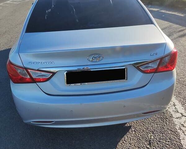 Хендай Соната 2015 в Львове на Automoto.ua Серый Хендай Соната, объемом двигателя 2 л и пробегом 276 тыс. км за 7800 $, фото 6 на Automoto.ua