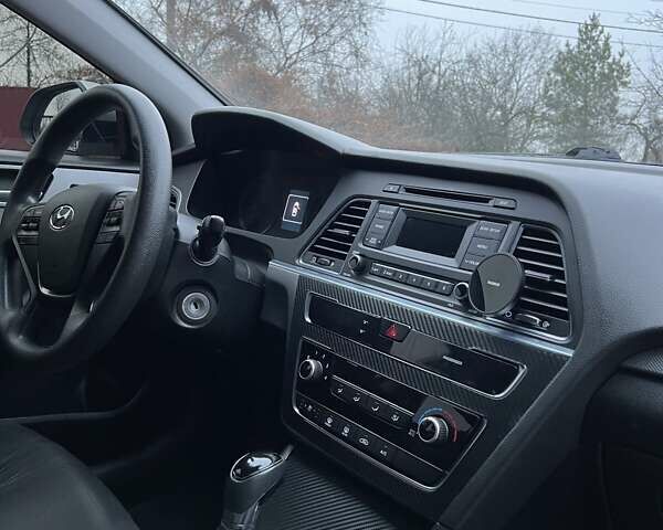 Серый Хендай Соната, объемом двигателя 2 л и пробегом 405 тыс. км за 7999 $, фото 16 на Automoto.ua