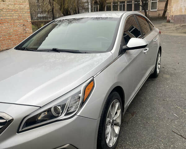 Серый Хендай Соната, объемом двигателя 2.36 л и пробегом 163 тыс. км за 9500 $, фото 2 на Automoto.ua